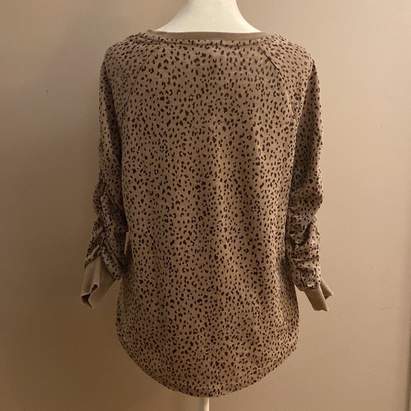 Jane and Delancey Leopard Print Waffle Knit Top with 3/4 Sleeves - Picture 3 of 11